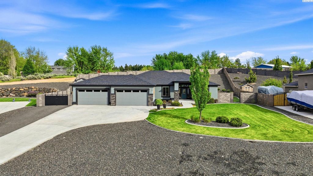 Photo of 2788 Sunshine Ridge Rd, Richland, WA 99352 (MLS # 292563)