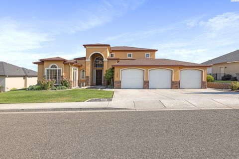 Photo of 1352 Westgate Way, Richland, WA 99352 (MLS # 290949)