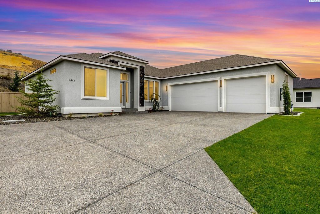 Photo of 4443 Cowlitz Blvd, Richland, WA 99352 (MLS # 292623)
