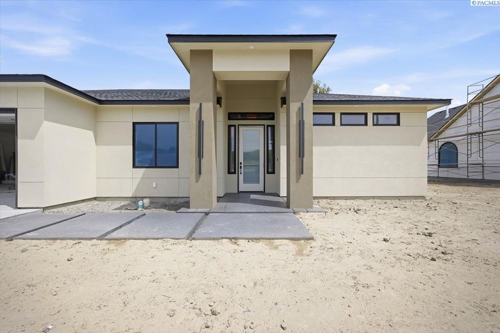 Photo of 8034 W 12th Ave, Kennewick, WA 99338 (MLS # 292952)