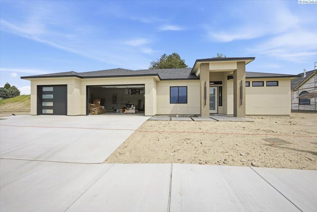 Photo of 8034 W 12th Ave, Kennewick, WA 99338 (MLS # 292952)