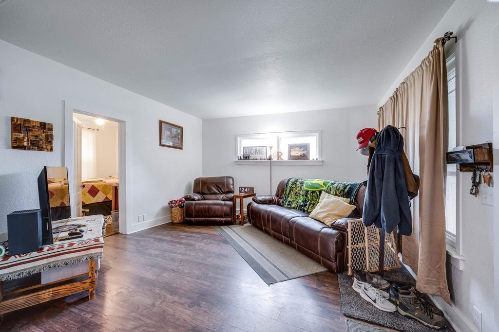 Photo of 116 S Montgomery St, Uniontown, WA 99179 (MLS # 289175)