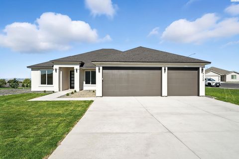 Photo of 4228 Cowlitz Blvd, Richland, WA 99352 (MLS # 286596)