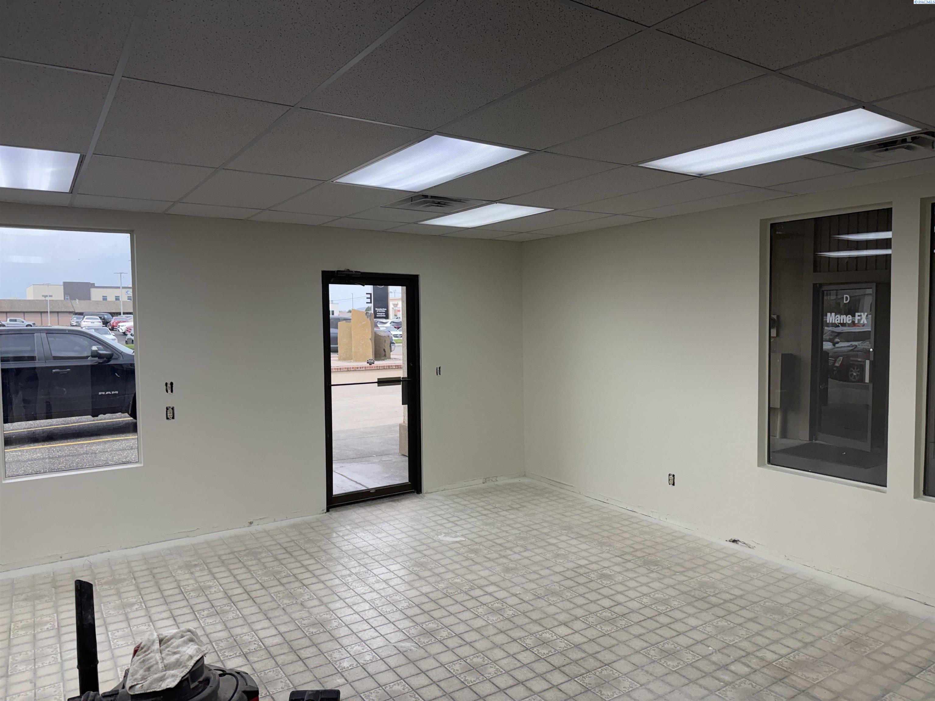 Photo 1 of 2 — 6855 W Clearwater Avenue, Unit E, Kennewick, WA 99336
