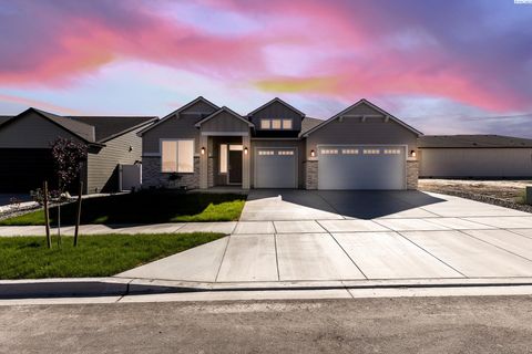 Photo of 2988 Tarragon Ave, Richland, WA 99352 (MLS # 286903)