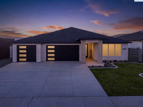 Photo of 2839 Savanna Ave, Richland, WA 99352 (MLS # 294593)