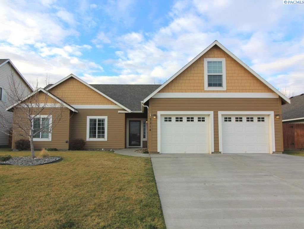 Photo of 3214 S Quincy Place, Kennewick, WA 99337 (MLS # 287193)