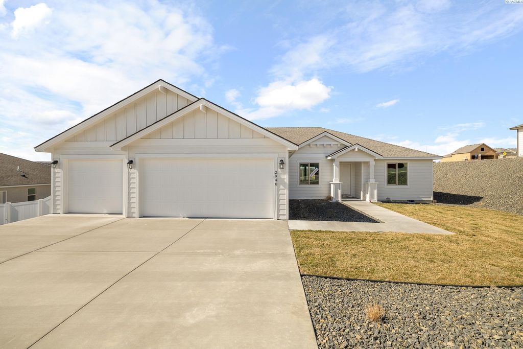 Photo of 2946 S Osborne St, Kennewick, WA 99338 (MLS # 288518)
