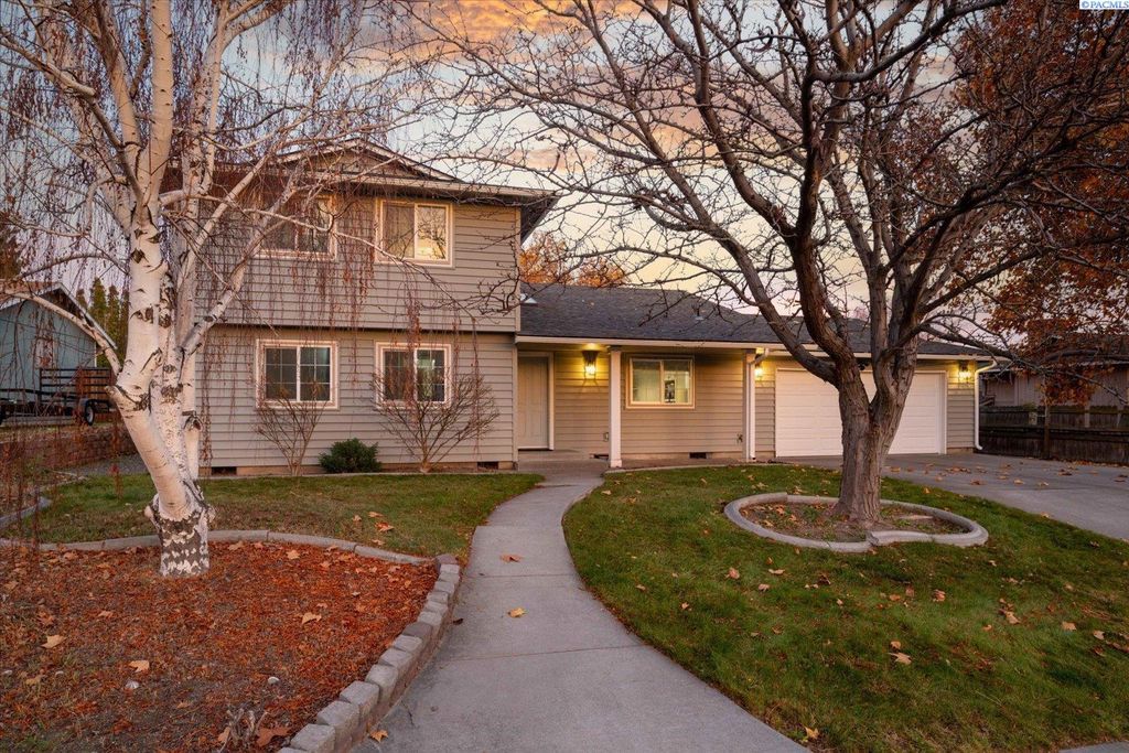 Photo of 5121 Dove Ln, West Richland, WA 99353 (MLS # 289146)