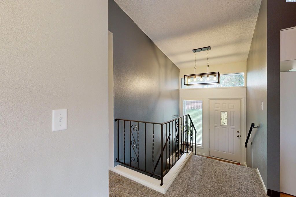 Photo of 510 SW Summer St, Pullman, WA 99163 (MLS # 288404)