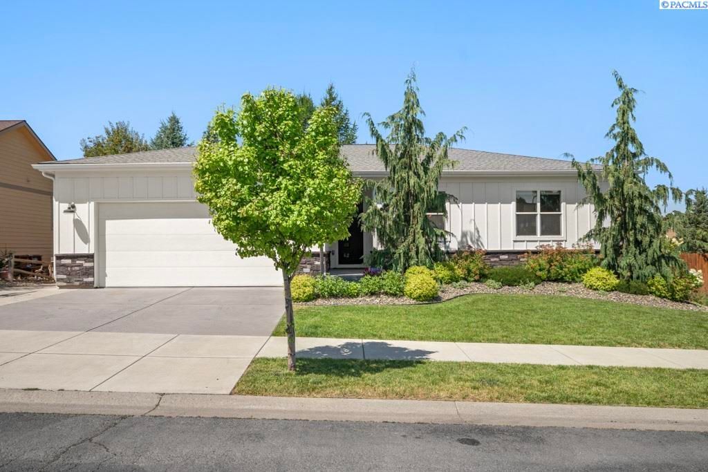Photo of 1725 NW Emily St, Pullman, WA 99163 (MLS # 286249)