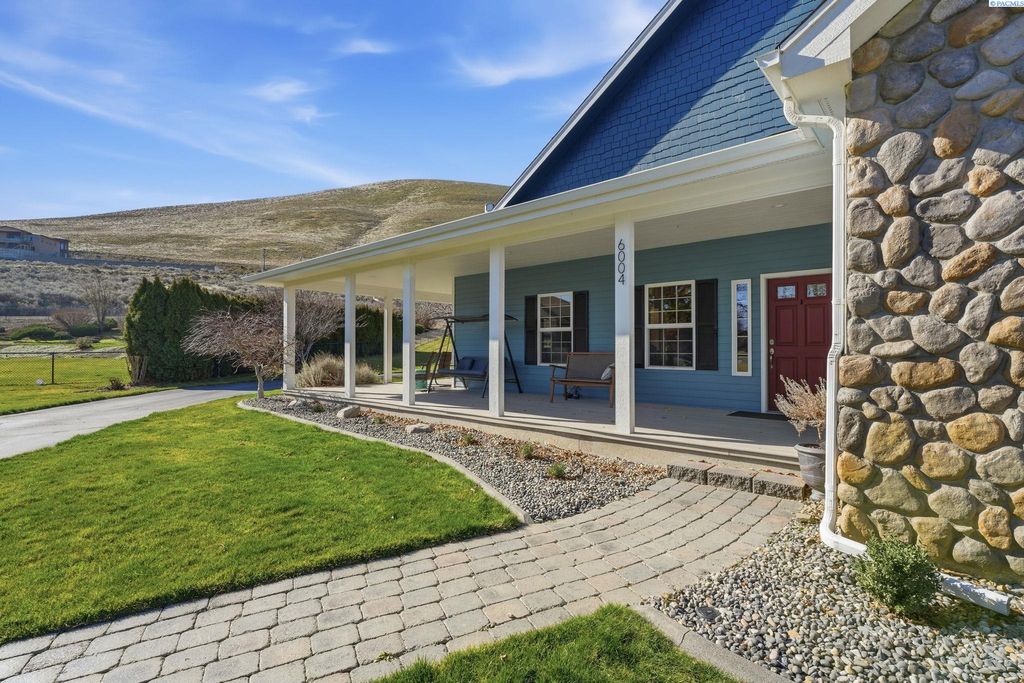 Photo of 6004 Glenbrook Loop, West Richland, WA 99353 (MLS # 290984)