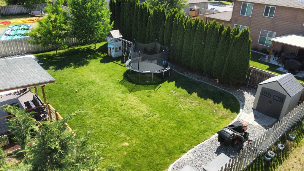 Photo of 6112 Westminster Ln, Pasco, WA 99301 (MLS # 292843)