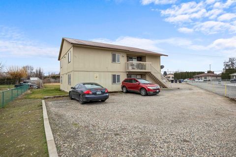 Photo of 301 E 3rd Street, Granger, WA 98932 (MLS # 290073)