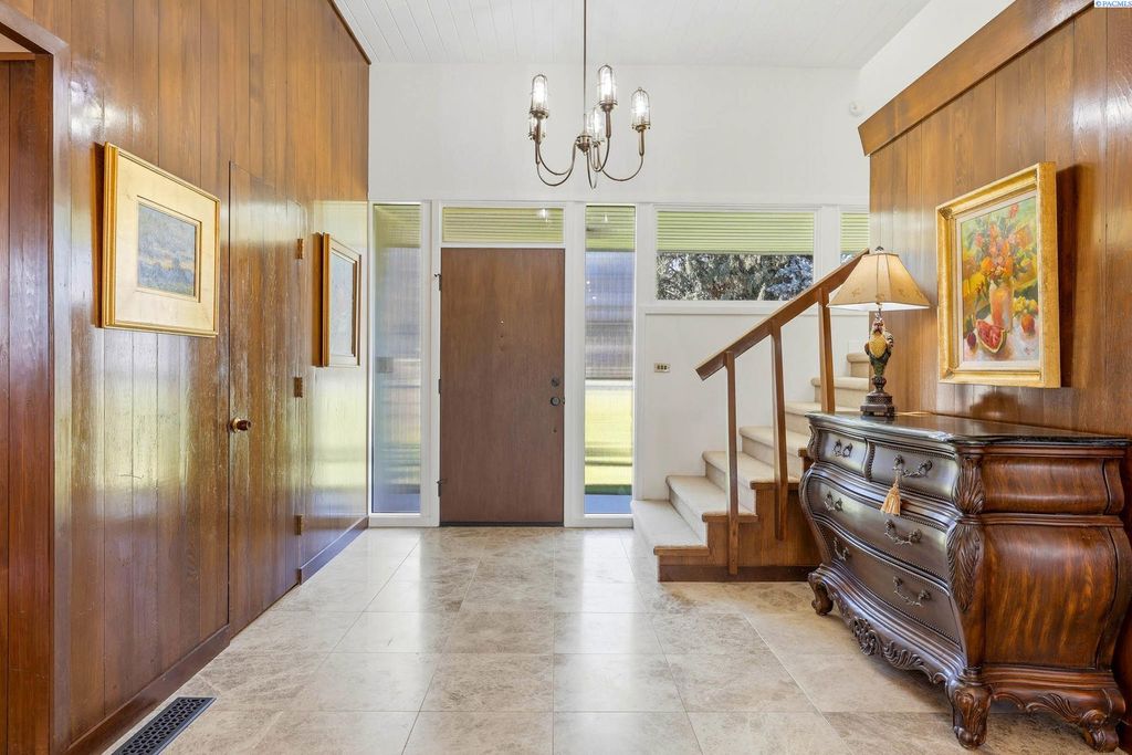 Photo of 2118 Harris Ave #Ave, Richland, WA 99354 (MLS # 291869)