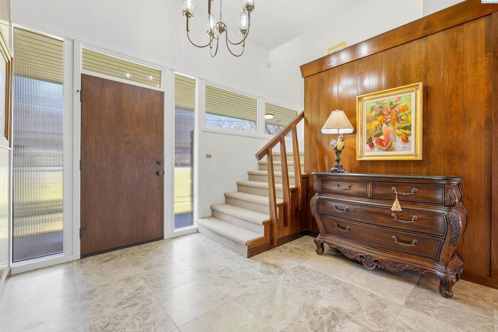 Photo of 2118 Harris Ave #Ave, Richland, WA 99354 (MLS # 291869)