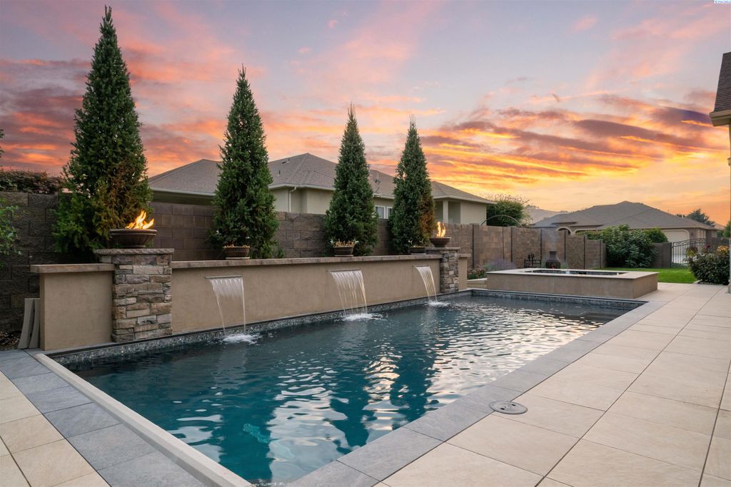 Photo of 5109 W 18th Ave, Kennewick, WA 99338 (MLS # 291061)