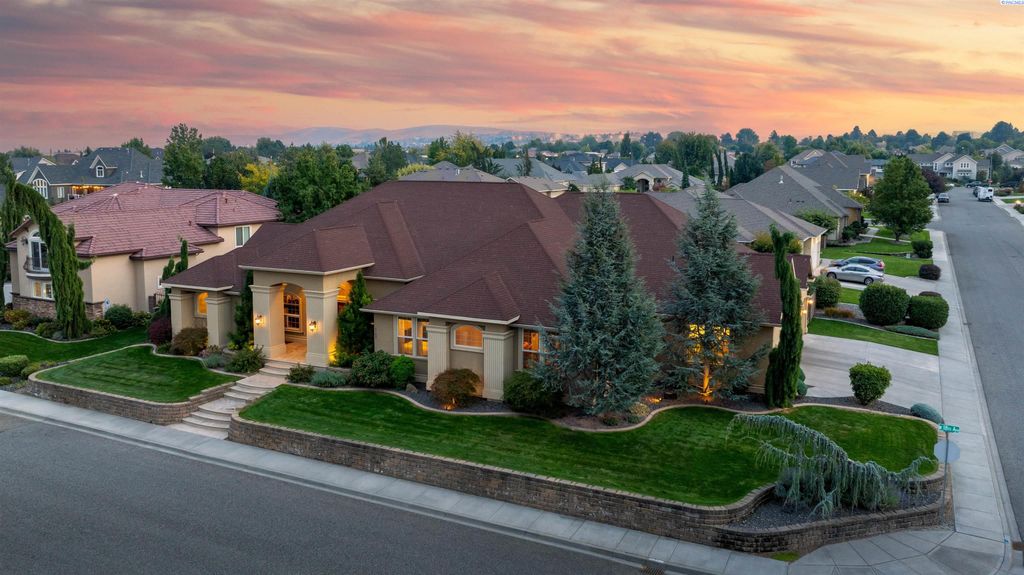 Photo of 5109 W 18th Ave, Kennewick, WA 99338 (MLS # 291061)