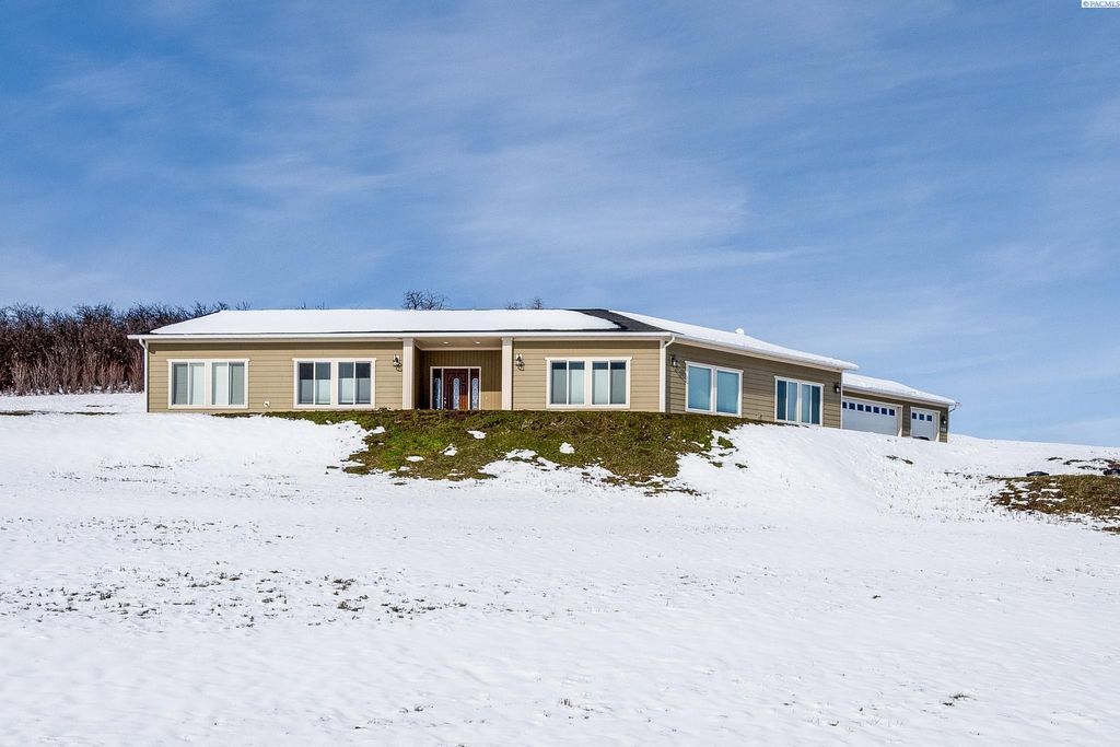 Photo of 135 Osprey Ln, Pullman, WA 99163 (MLS # 290707)