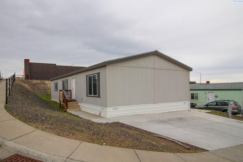 Photo of 635 Lonetree Lane, Richland, WA 99352 (MLS # 294028)