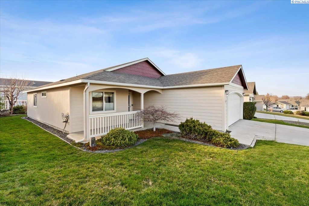 Photo of 1691 Cactus Loop, Richland, WA 99352 (MLS # 291088)