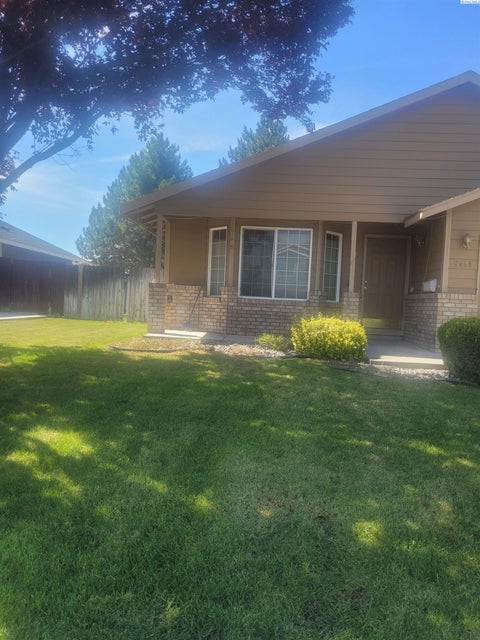 Photo of 6408 Robinson Drive, Pasco, WA 99301 (MLS # 294076)