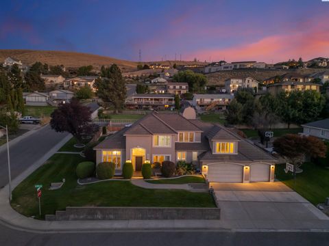 Photo of 3501 W 42nd Ave, Kennewick, WA 99337 (MLS # 287315)