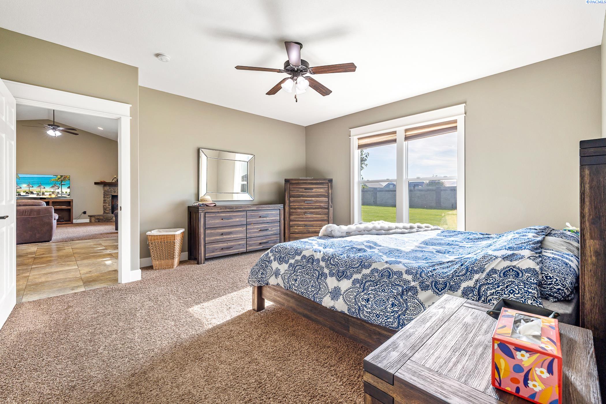 Kennewick, Washington 99338, United States, 4 Bedrooms Bedrooms, ,3 BathroomsBathrooms,Residential,Active,225718