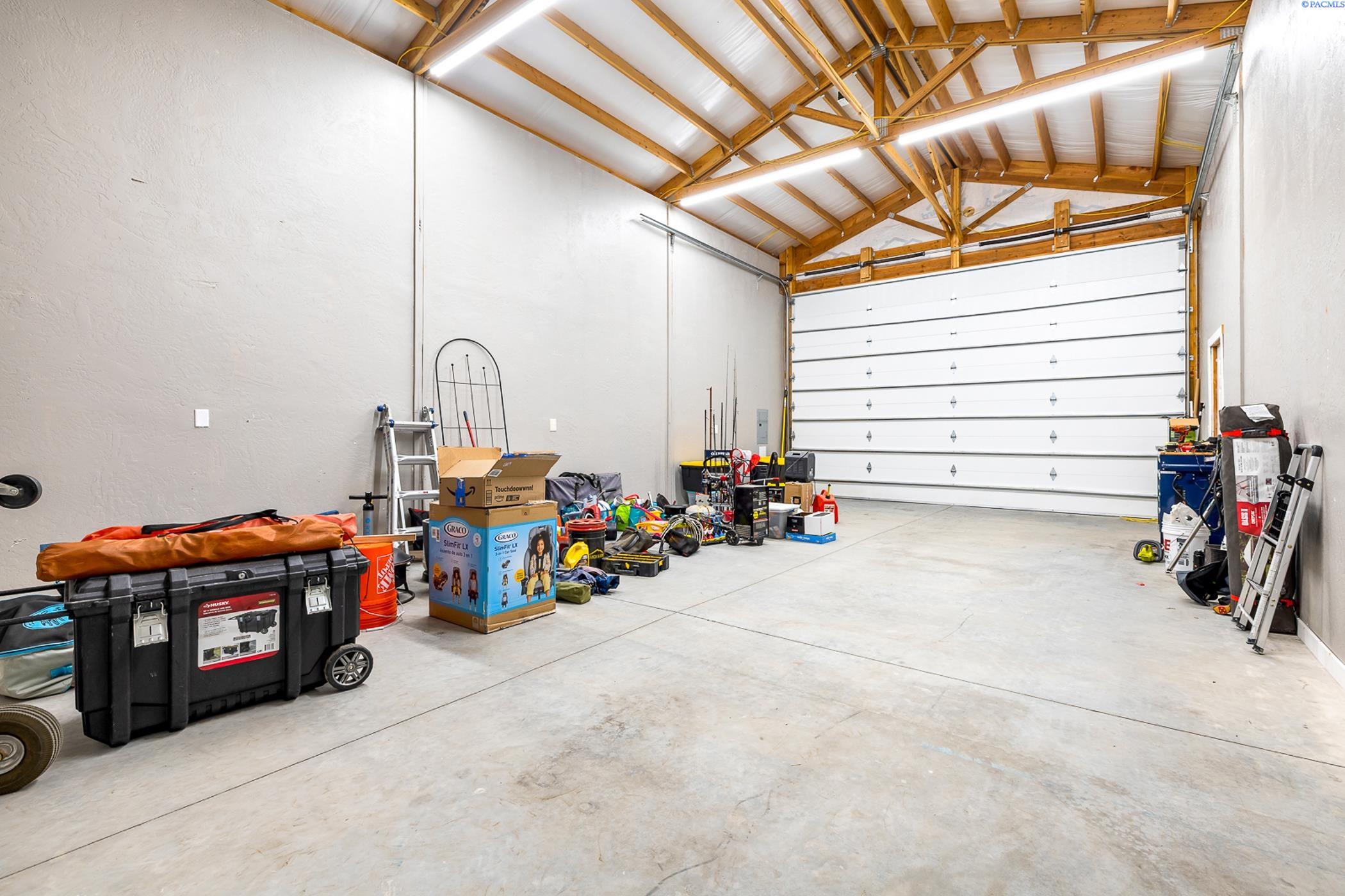 Kennewick, Washington 99338, United States, 4 Bedrooms Bedrooms, ,3 BathroomsBathrooms,Residential,Active,225718