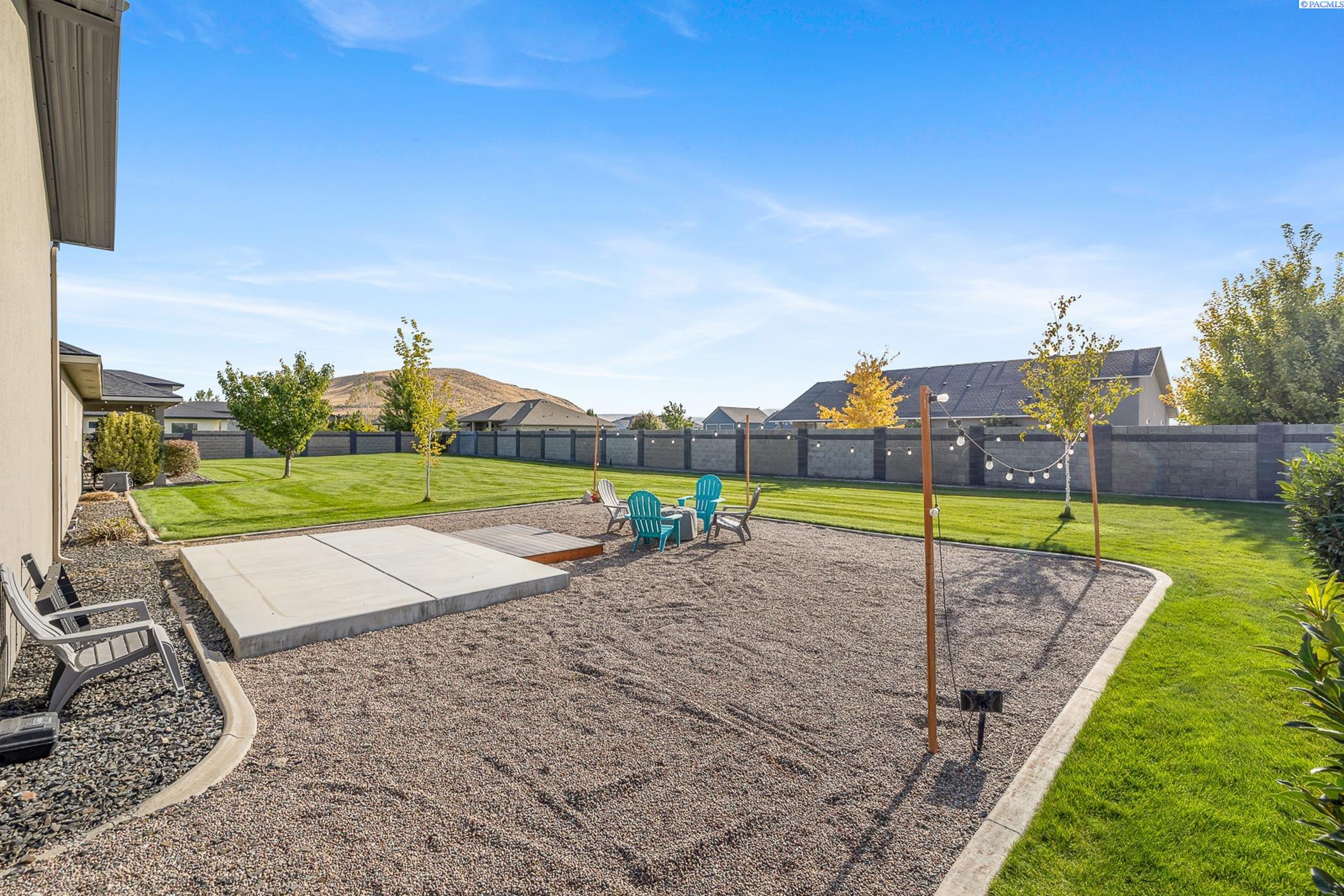 Kennewick, Washington 99338, United States, 4 Bedrooms Bedrooms, ,3 BathroomsBathrooms,Residential,Active,225718