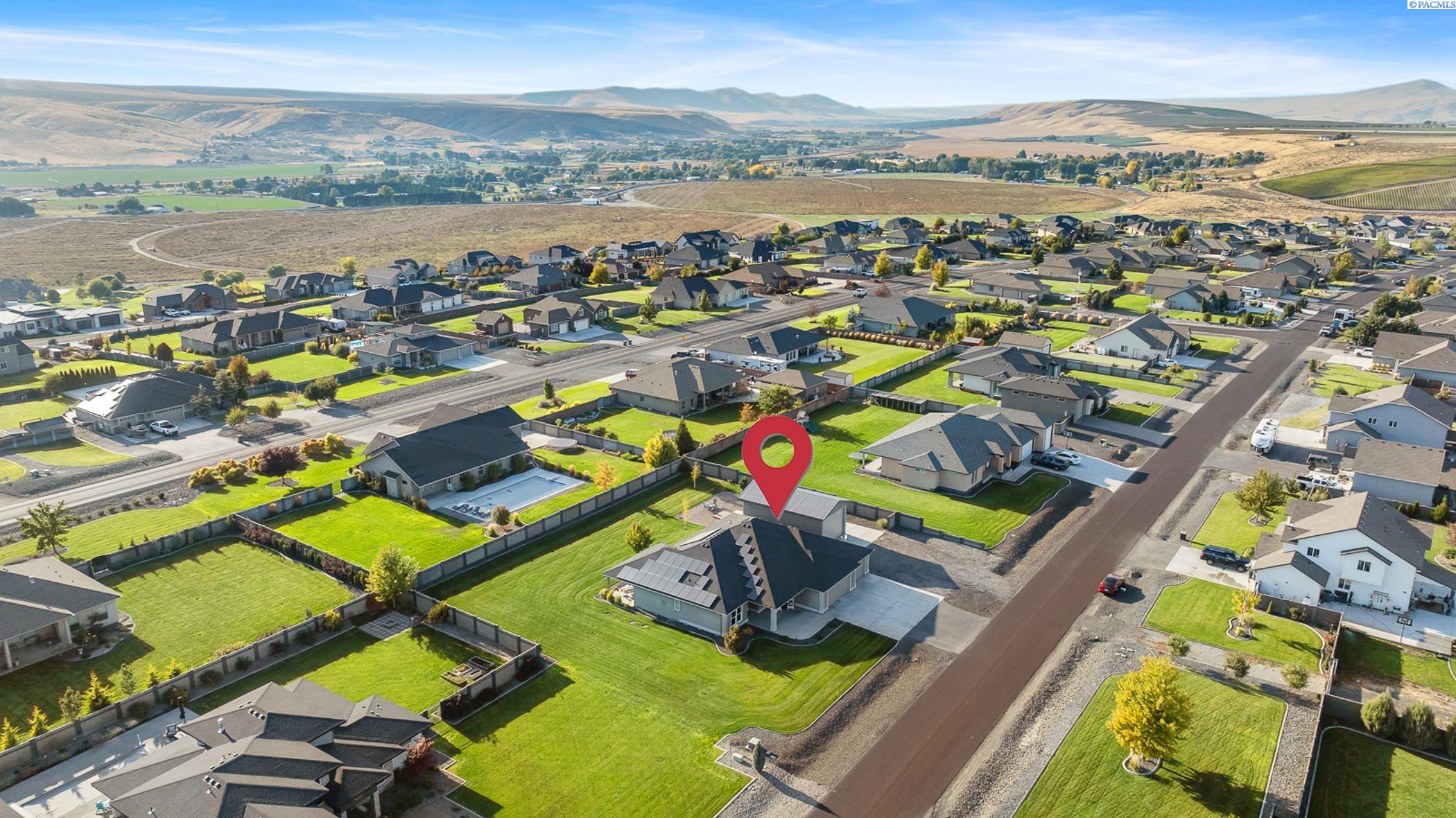 Kennewick, Washington 99338, United States, 4 Bedrooms Bedrooms, ,3 BathroomsBathrooms,Residential,Active,225718