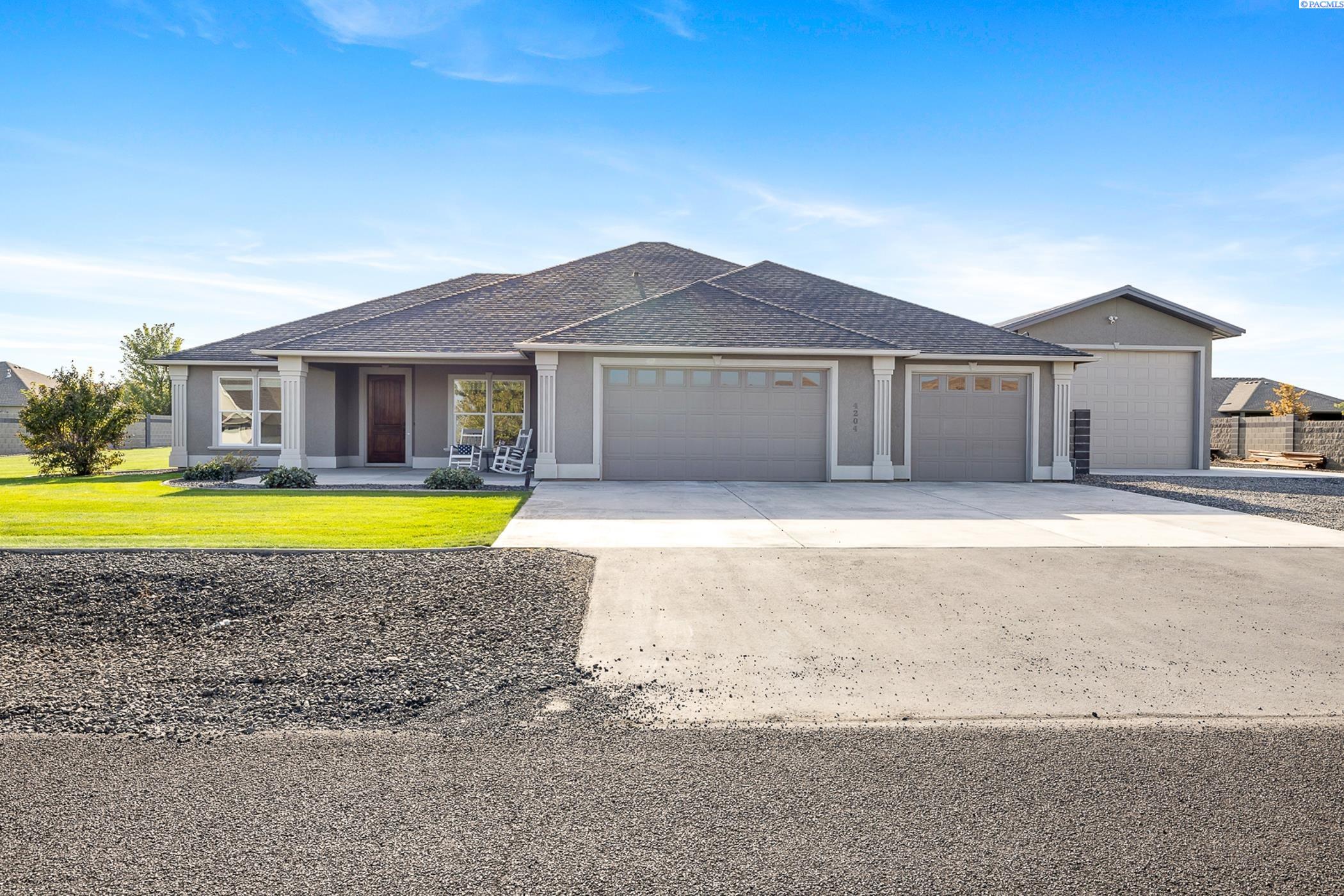 Kennewick, Washington 99338, United States, 4 Bedrooms Bedrooms, ,3 BathroomsBathrooms,Residential,Active,225718