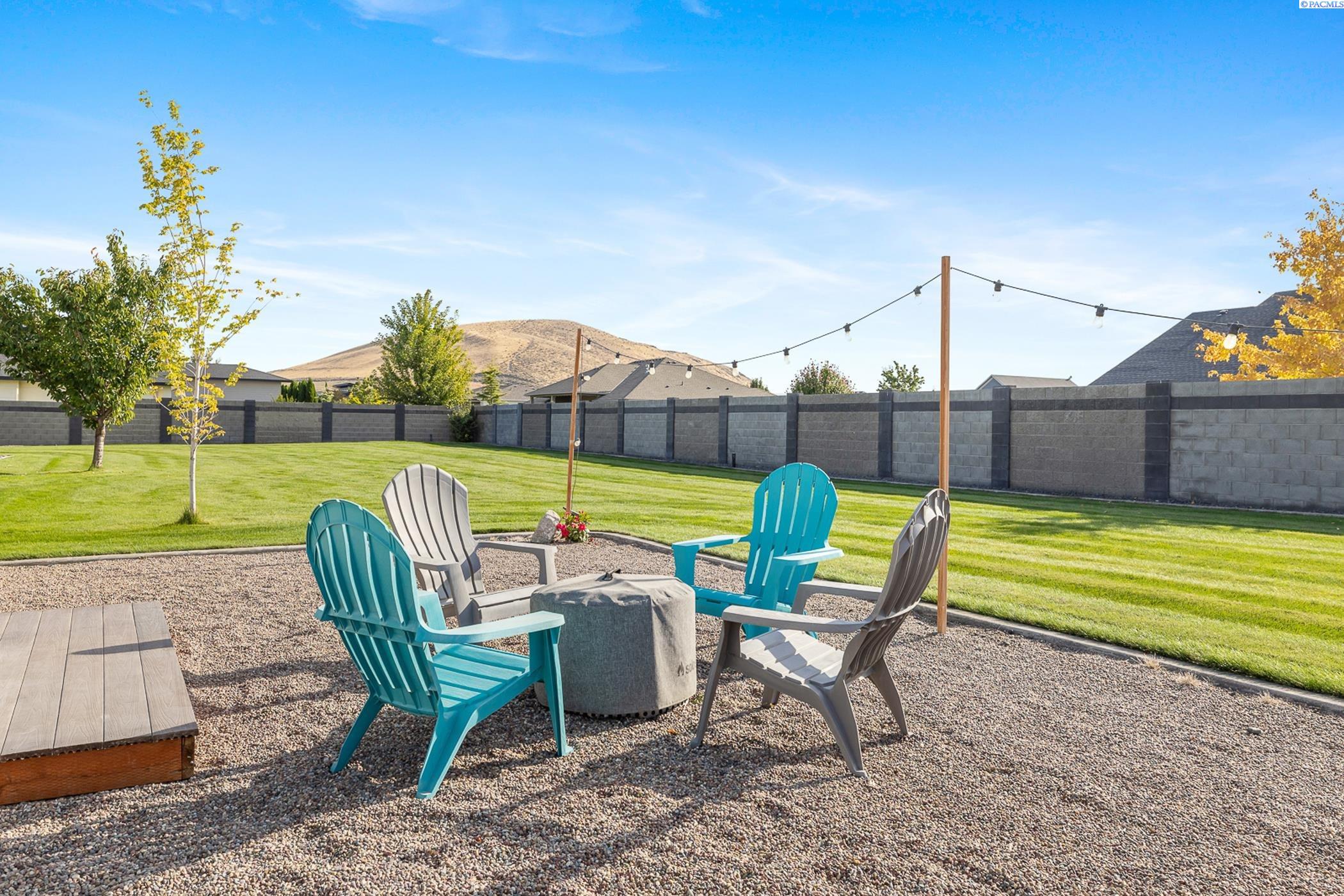 Kennewick, Washington 99338, United States, 4 Bedrooms Bedrooms, ,3 BathroomsBathrooms,Residential,Active,225718