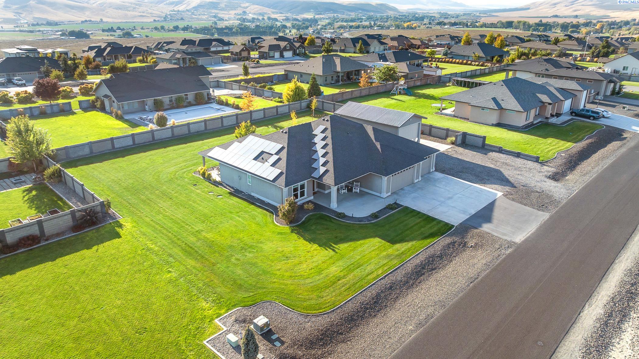 Kennewick, Washington 99338, United States, 4 Bedrooms Bedrooms, ,3 BathroomsBathrooms,Residential,Active,225718