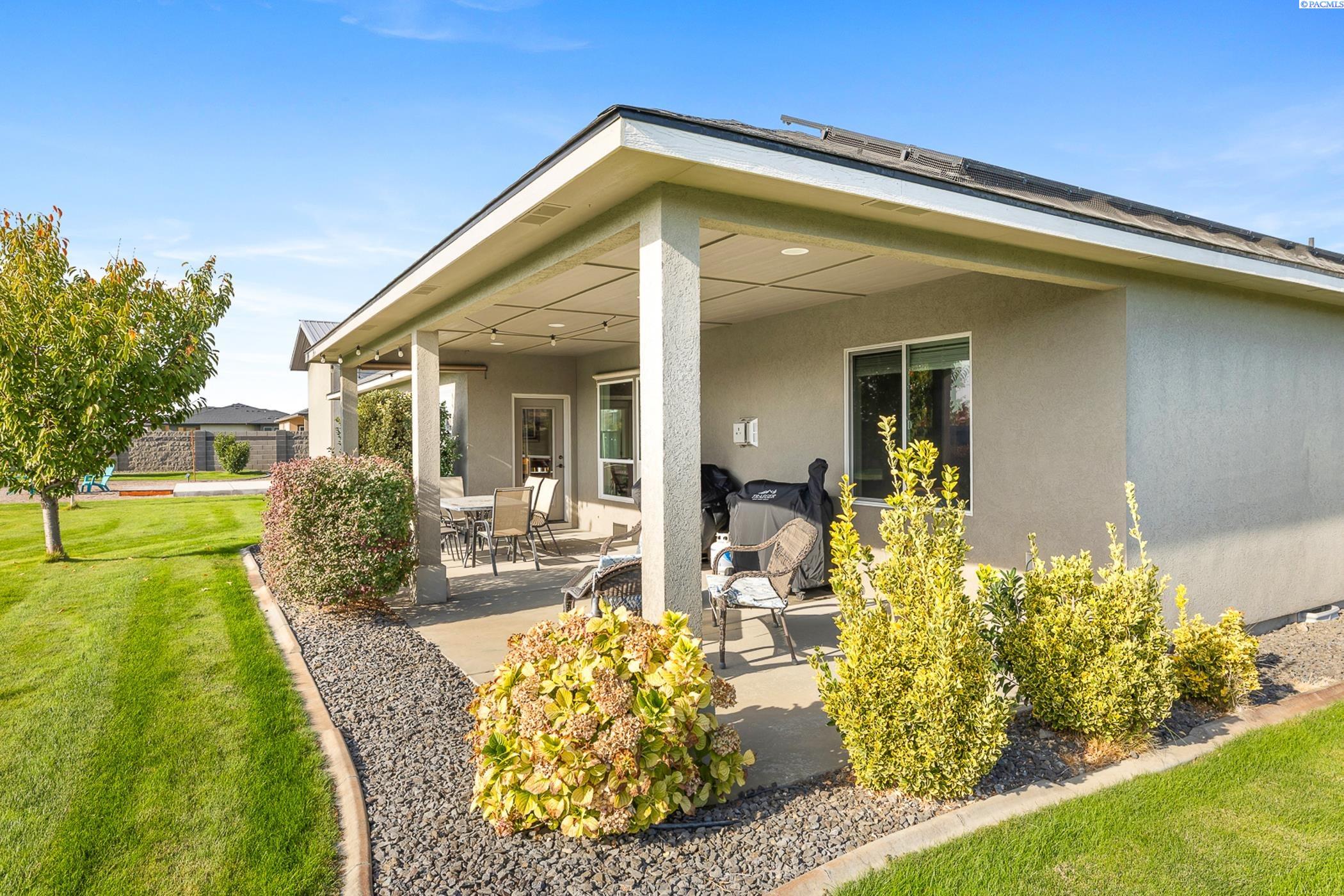 Kennewick, Washington 99338, United States, 4 Bedrooms Bedrooms, ,3 BathroomsBathrooms,Residential,Active,225718