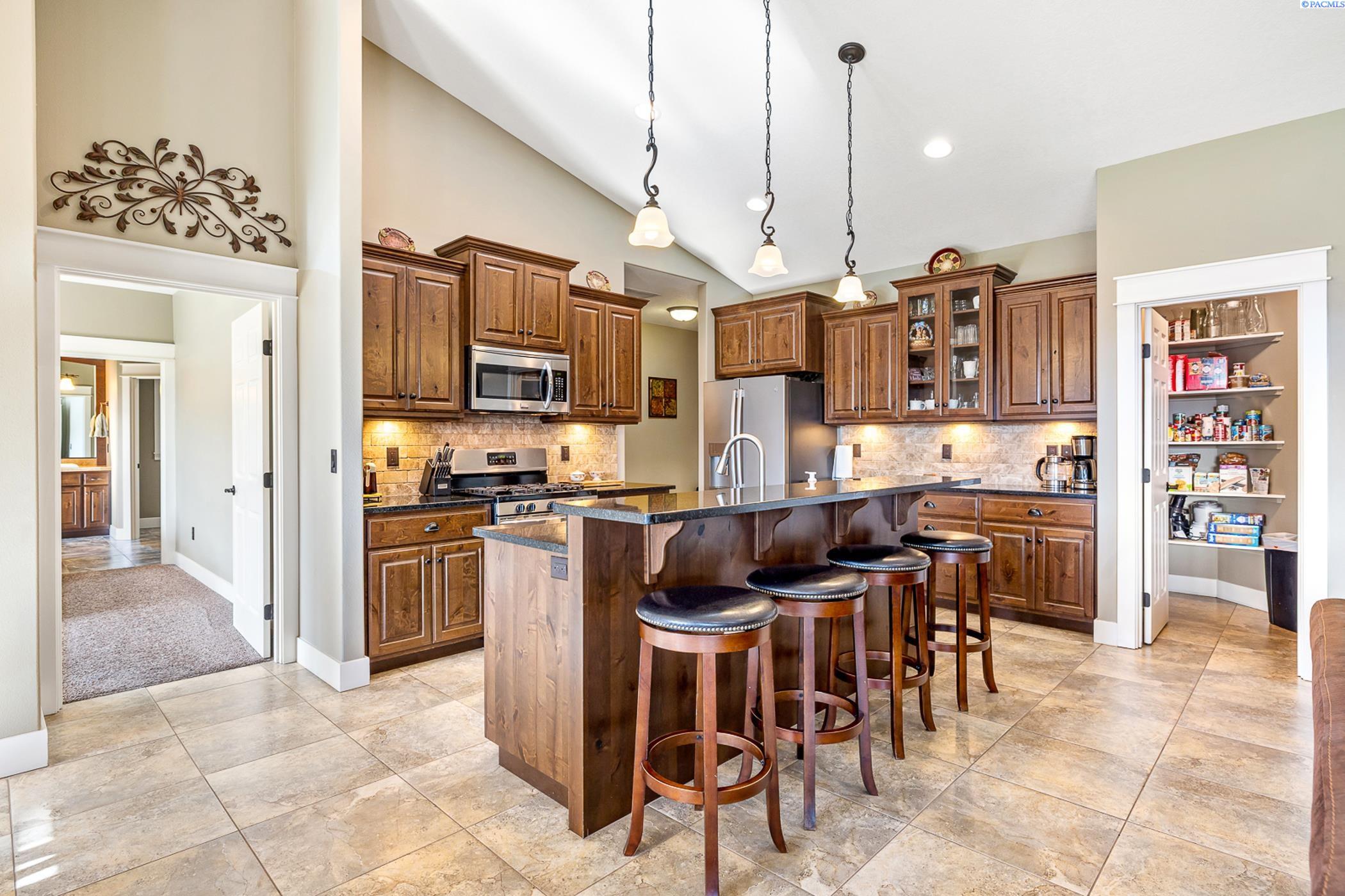 Kennewick, Washington 99338, United States, 4 Bedrooms Bedrooms, ,3 BathroomsBathrooms,Residential,Active,225718