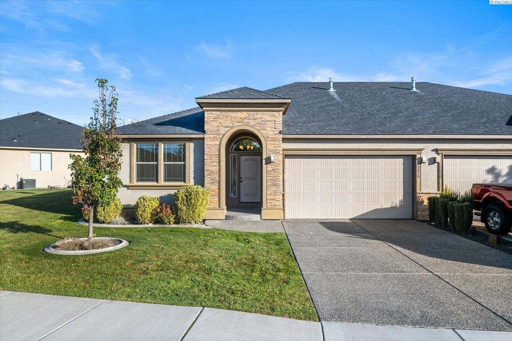 Photo of 2818 Tuscanna Dr, Richland, WA 99354 (MLS # 288513)