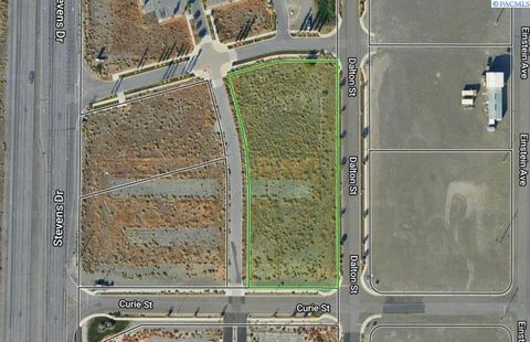 Photo of 750 Curie Street, Richland, WA 99354 (MLS # 289955)