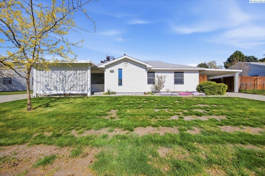 Photo of 510 Cottonwood Dr, Richland, WA 99352 (MLS # 291991)