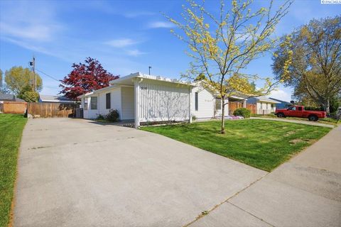 Photo of 510 Cottonwood Dr, Richland, WA 99352 (MLS # 291991)