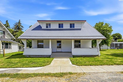 Photo of 212 C St, Endicott, WA 99125 (MLS # 293680)