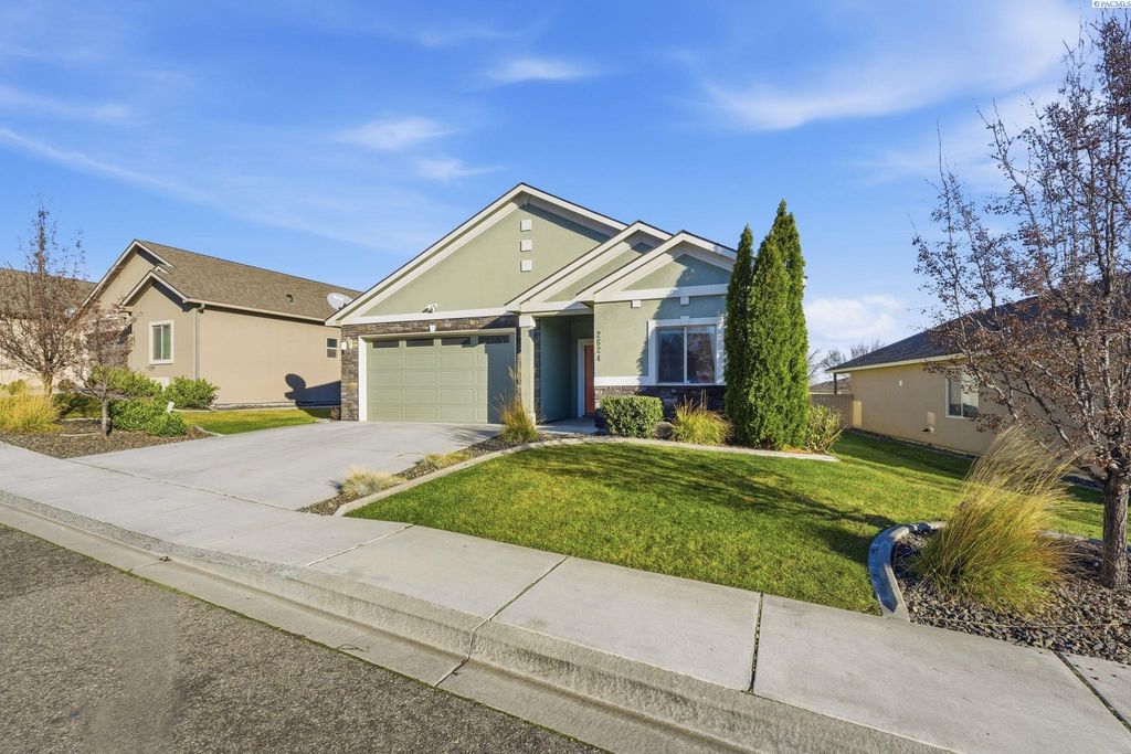 Photo of 2624 Eaglewatch Loop, Richland, WA 99354 (MLS # 289509)