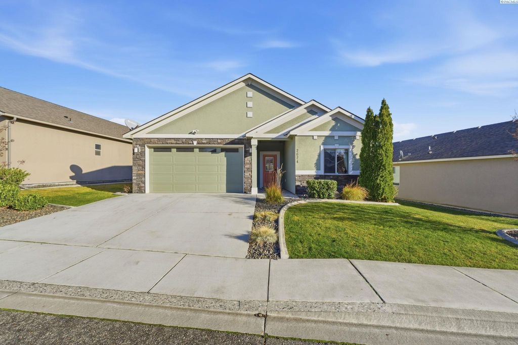 Photo of 2624 Eaglewatch Loop, Richland, WA 99354 (MLS # 289509)