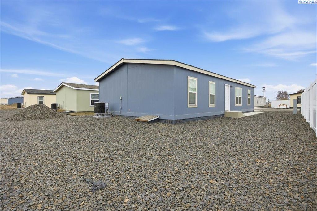 Photo of 2681 E Edison Ave #28, Sunnyside, WA 98944 (MLS # 289441)