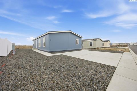 Photo of 2681 E Edison Ave #28, Sunnyside, WA 98944 (MLS # 289441)