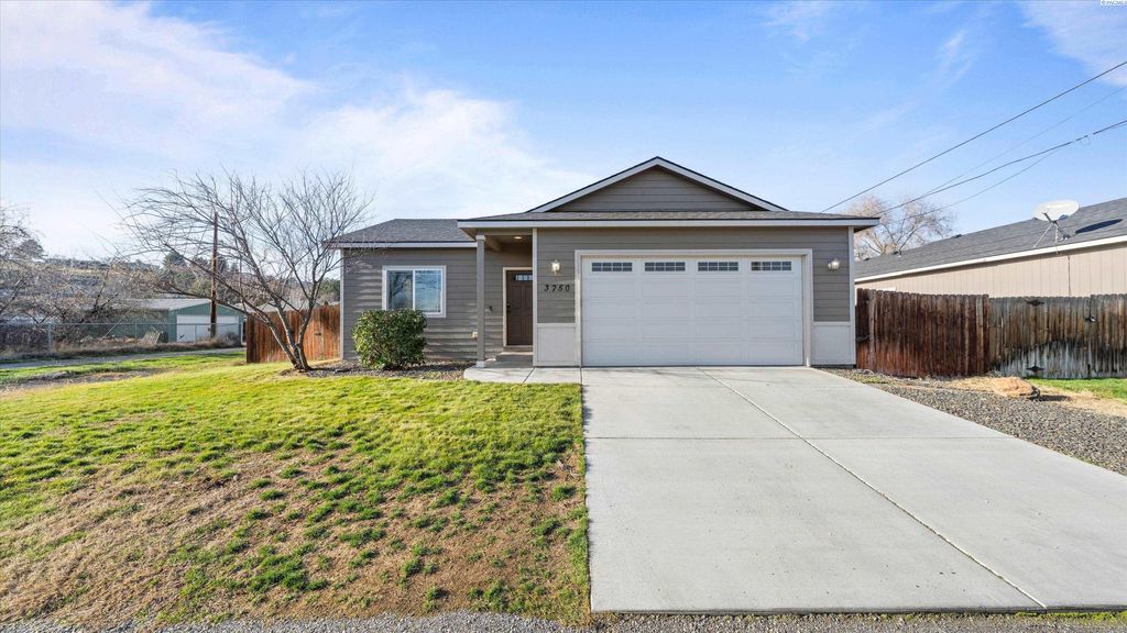 Photo of 3750 Grant Loop, West Richland, WA 99353 (MLS # 289580)
