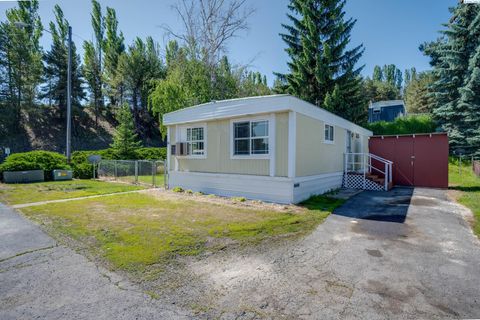 Photo of 1165 S Grand Ave #59 Ave, Pullman, WA 99163 (MLS # 288973)