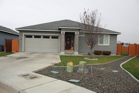 Photo of 200 Villa Real Dr, Sunnyside, WA 98944 (MLS # 288939)
