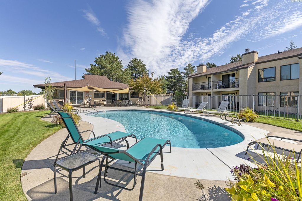 Photo of 303 Gage Blvd #304, Richland, WA 99352 (MLS # 290350)