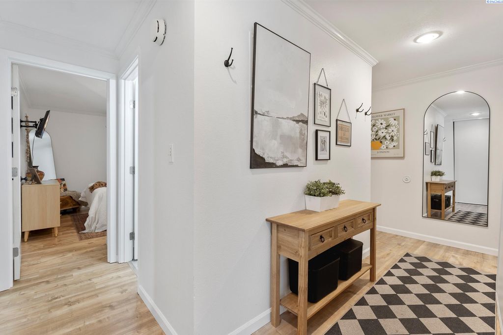 Photo of 303 Gage Blvd #304, Richland, WA 99352 (MLS # 290350)